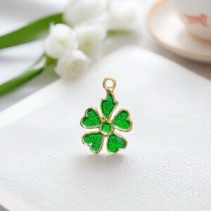 Gold and green clover saint Patrick  day pendent🍀